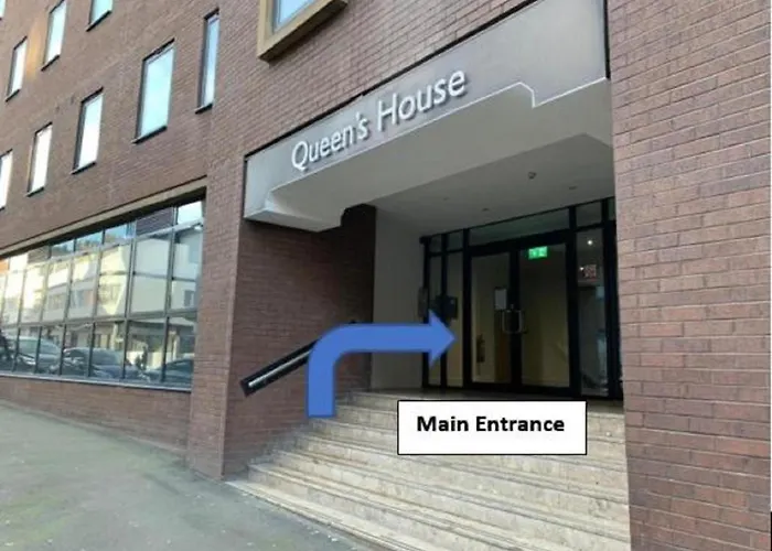 Qh31 - City Centre Location With 2 Double Bedrooms Sleeping Up To 4 People - Spacious Work Or Leisure Apartment