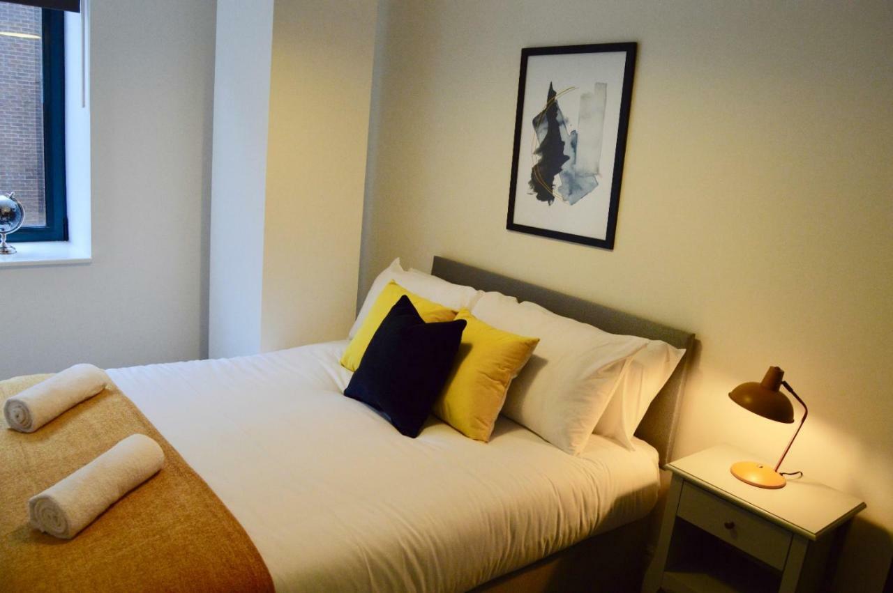 Apartment Qh31 - City Centre Location With 2 Double Bedrooms Sleeping Up To 4 People - Spacious Work Or Leisure Apartment *